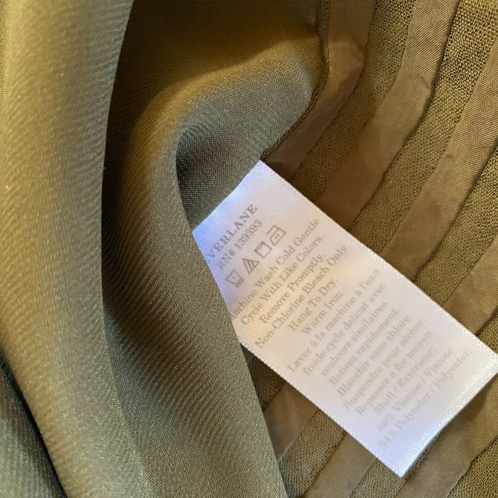 Everlane Boxy Textured Top in Olive Greeen - Picture 4 of 4